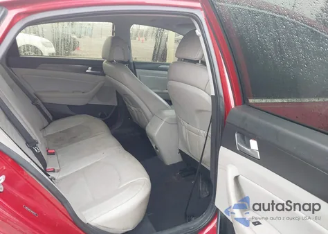 2017 Hyundai Sonata Sport z USA, uszkodzony, nr VIN 5NPE34AF2HH581751